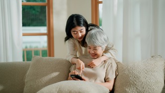 当养老遇上“认干亲”