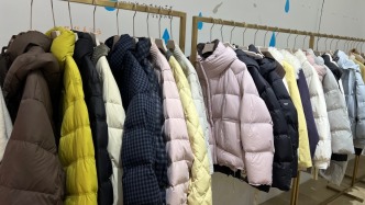 羽絨服“漲聲”四起，看湖城市場的“御寒”智慧