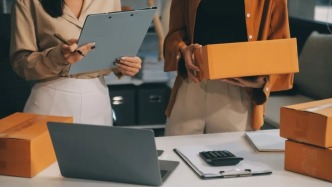 “麻辣公主”和“马桶公主”的接班故事 | 长江继承者