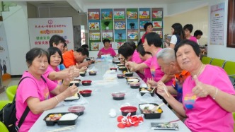 開平解鎖養(yǎng)老新體驗(yàn)！社區(qū)鄰里中心與長者智慧服務(wù)平臺(tái)啟用