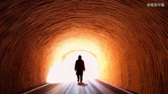 原來，他投了摩爾線程天使輪