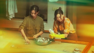 《魚刺》：當(dāng)沉默成為抵抗，喧囂的世界何以為家？