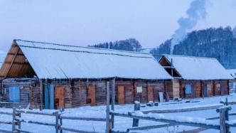 阿勒泰的冬天，就像是誤入童話世界的雪國(guó)，滑雪、霧凇、禾木雪景，一次玩遍！