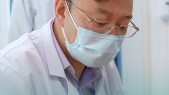 多趾宝宝4个月体重才11斤，小宝不肯吃，妈妈可急坏了