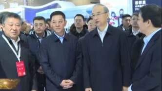 黃強胡玉亭調(diào)研第九屆吉林冰雪產(chǎn)業(yè)國際博覽會辦展情況