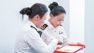 三亞第一批加工增值貨物通過機(jī)場(chǎng)離島