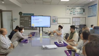 中国红十字基金会“全程光明充电站-眼底病患者公益科普教育项目”走进山西白求恩医院