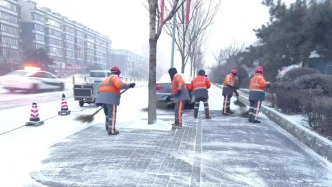 長春環(huán)衛(wèi)全力開展清雪工作