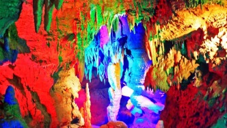 分享一个比羽绒服更暖的治愈地：去地心读首“诗”