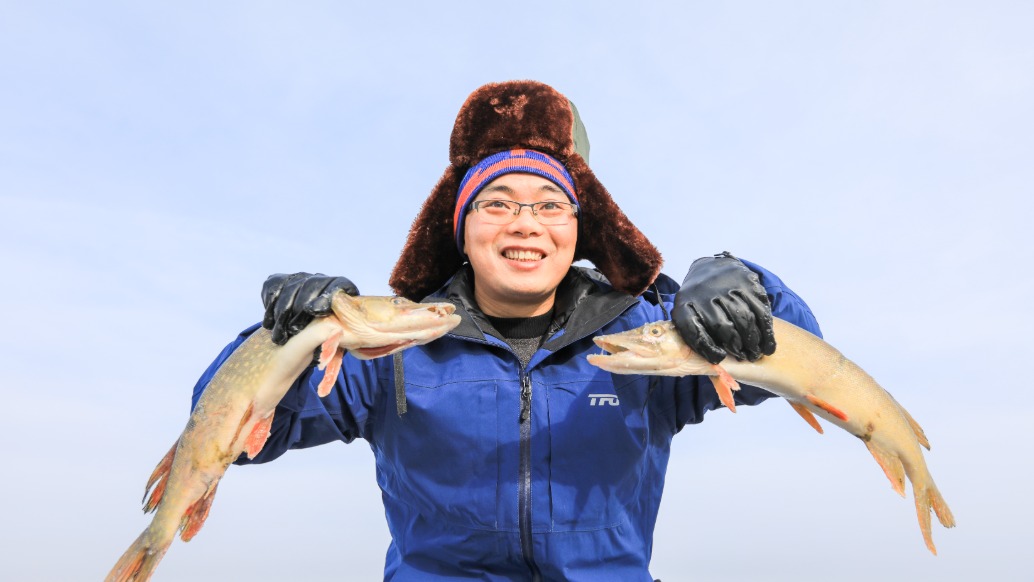 博斯腾冬捕：中国最大内陆淡水湖的冬季盛事，新疆有趣的旅游体验