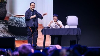 羅永浩“科技春晚”現(xiàn)場直擊：重拾相聲只為帶貨，最好的產(chǎn)品仍是“羅永浩”