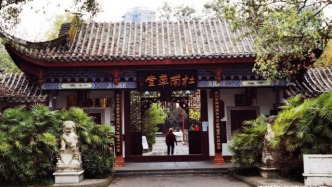 “五载客蜀郡，一年居梓州”新解