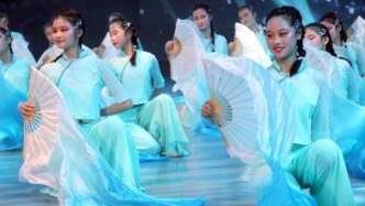 江苏苏州：胥中欢歌迎新年，多元育人启新程