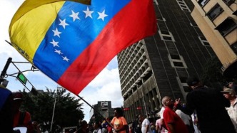 話(huà)語(yǔ)閃電戰(zhàn)與“霸權(quán)護(hù)持”：美國(guó)“絕對(duì)決心”行動(dòng)中的話(huà)語(yǔ)運(yùn)用 