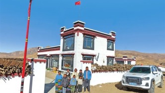 一年重建路，藏着多少“当年受灾、当年入住”的建设超能力？