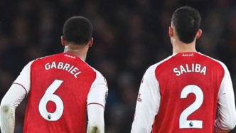 六分领跑却遭嘘声？阿森纳的冠军焦虑正在杀死美丽足球？