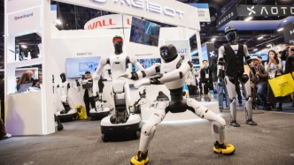 浦东人形机器人惊艳亮相“科技界春晚”，推进“走出去”全球化布局