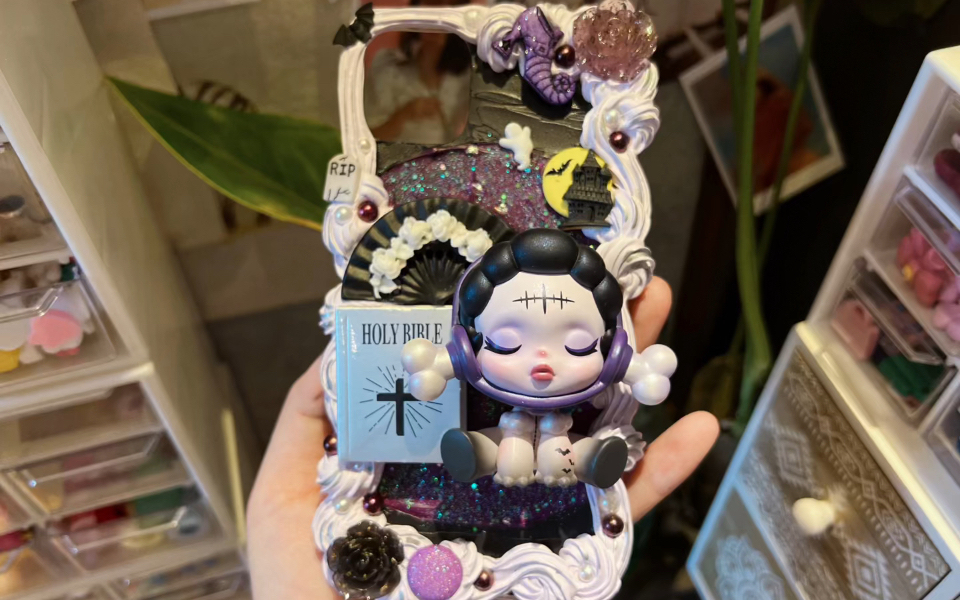 潮玩手机!泡泡玛特,要开新矿?
