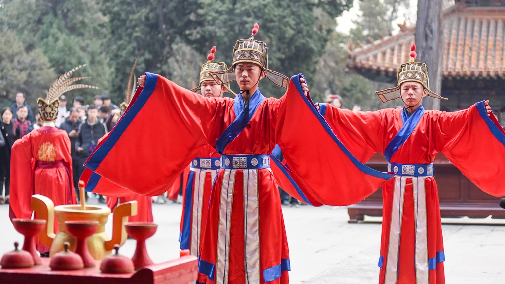 到山东旅游，遇上盛大的孔庙祭孔活动，大典循古礼缅怀至圣先师