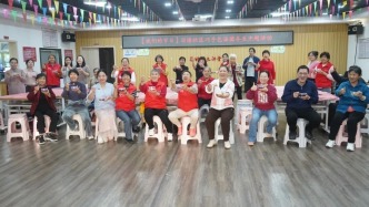 鄰里齊動手，沿港社區(qū)“搓”出團圓味