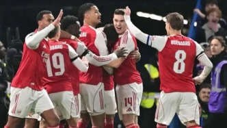 3-2！阿森纳斯坦福桥封神：赛季16人进球露冠军相，温格纪录作古