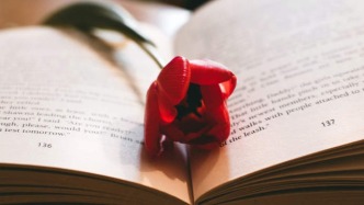 約定共同負(fù)責(zé)影片宣發(fā)，如何認(rèn)定一方當(dāng)事人構(gòu)成違約？