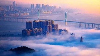 肇庆这一幕，美上新华社！网友：李白的诗照进现实