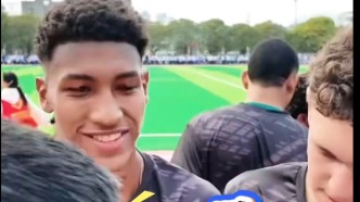 巴西圣保羅雅烏足球隊(duì)在莆田十四中交流