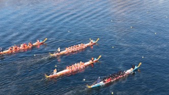 冬日競(jìng)渡美如畫(huà)，群“龍”爭(zhēng)騰松花江！