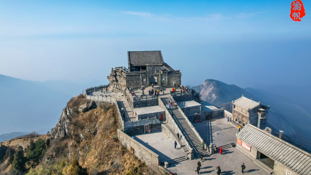 衡山祝融峰：峰頂有著名的祝融殿，高峻絕美，被譽(yù)南岳四絕之首