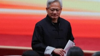 黃仁勛，月底訪華