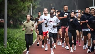 連跌！換帥！耐克在中國(guó)，錯(cuò)過(guò)了什么？