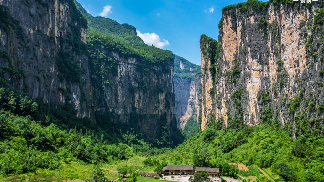 奉節(jié)有個(gè)旱夔門，藏在一座巨型天坑之中，原生態(tài)村落美如世外桃源