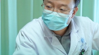 肯定是因为我吃太饱，所以手指就会动了