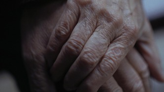 《翠湖》，到底拍出了什么我們不敢直視的真相？