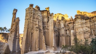 云南冬日天花板！元谋土林的金黄暴击太绝了