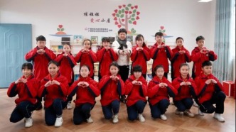 “母亲邮包”与“桂姐姐”爱心小屋情暖妇儿