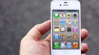 iPhone 4S遭瘋搶：30天爆賣2.8萬單，舊手機(jī)為何成為新潮流？