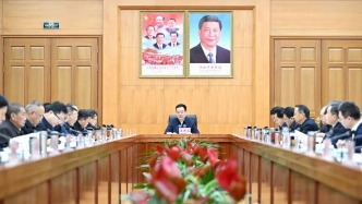 王君正主持召開自治區(qū)黨委常委會（擴大）會議