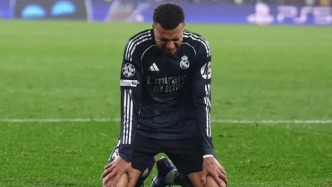 從天堂到地獄！皇馬慘遭門將絕殺，穆帥“弒君”背后是王朝根基的松動(dòng)