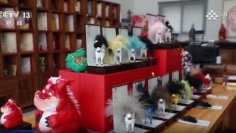 “马”上迎新春 文创里的“万马奔腾” 山东淄博 软陶再现齐白石画作 网友共创 “马彪彪”