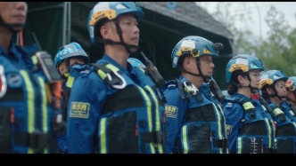 向險而行不退縮，上海藍天救援隊一直在!