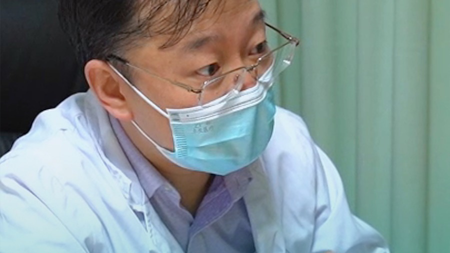 我的宝宝怎么长了“24个指头”，6个月一次手术做完