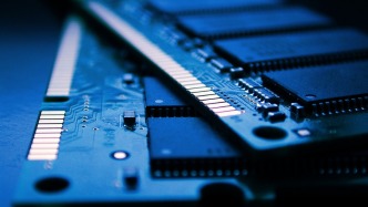 內(nèi)存價(jià)格猛踩剎車：三星、海力士和美光聯(lián)手“救市”，等等黨這次能贏嗎？