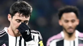 鈔票雨砸臉！0-3慘案+14年首恥，斯帕萊蒂被打回原形，尤文崩了！