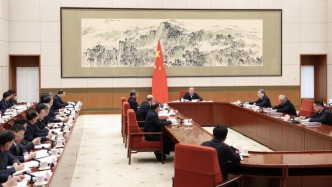 李強(qiáng)主持召開(kāi)國(guó)務(wù)院第十次全體會(huì)議 討論政府工作報(bào)告稿和“十五五”規(guī)劃綱要草案稿