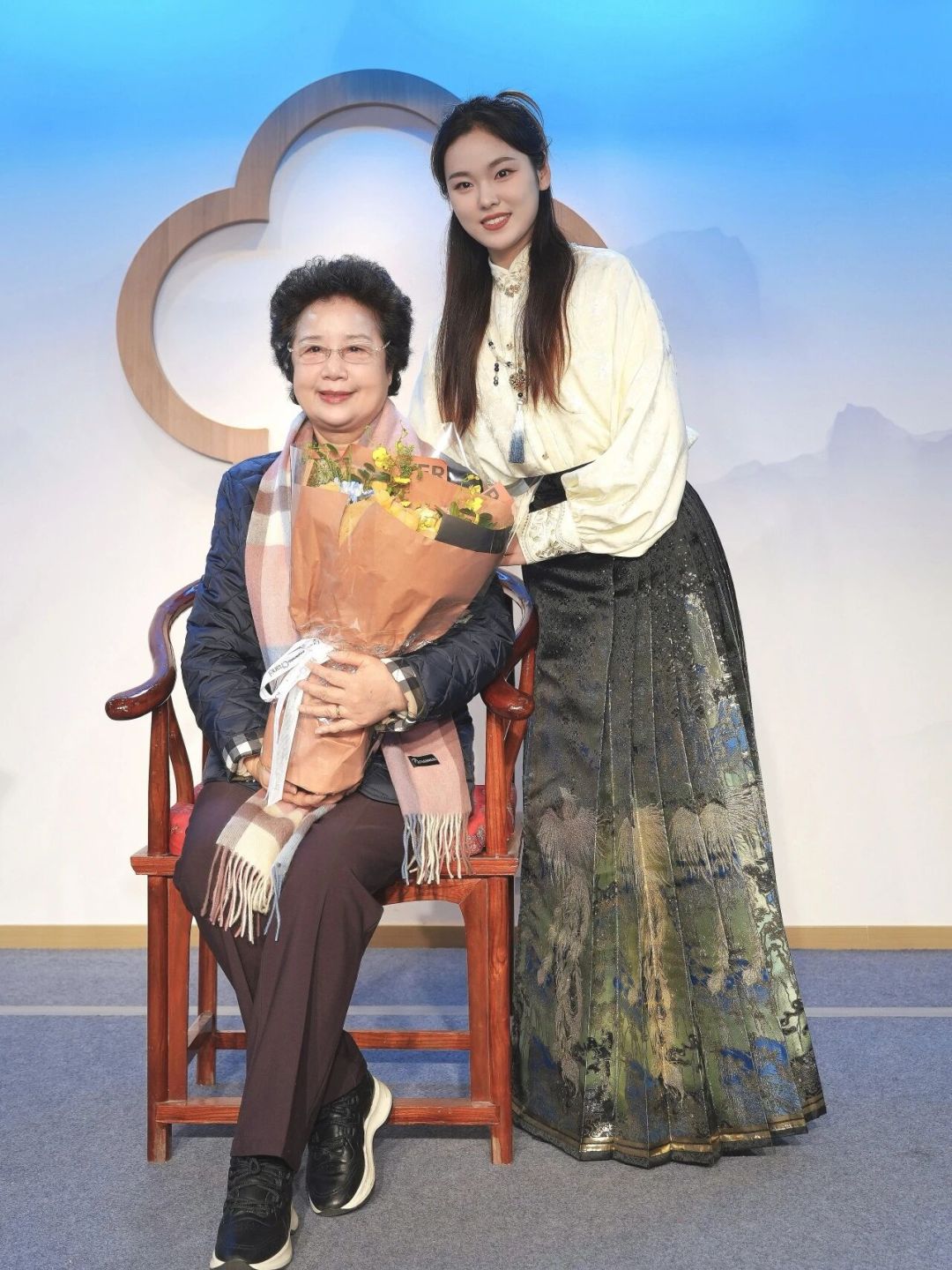 竺派薪传袁派添新 南越青年演员双双拜师