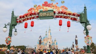 来浦东过大年丨当迪士尼“遇见”中国年