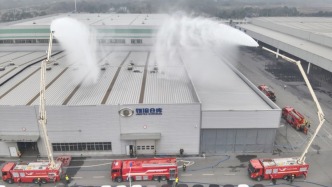 荆门市掇刀区开展大跨度物流仓库消防演练