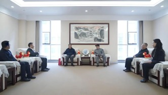 刘玉泉看望慰问成都市部分统一战线老领导